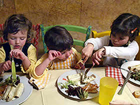 Los niños que comen más pescado hablan peor y tienen menos memoria