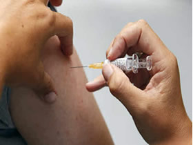 La primera ola de vacunas contra la gripe A sólo alcanza al 20% de la población