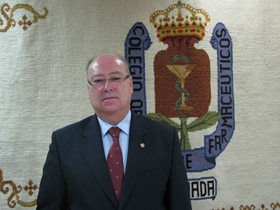 manuel fuentes presidente del colegio de farmacuticos