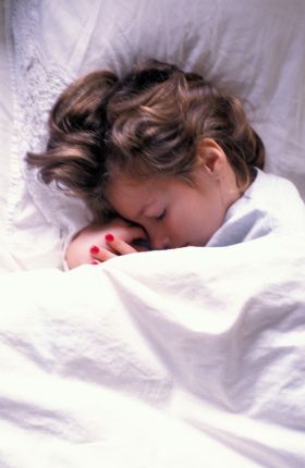 ADOLESCENTE_DORMIDA_RETOCADA