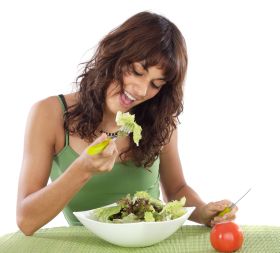 CHICA_COMIENDO_RETOCADA