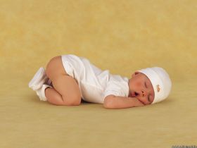 BEBE_DURMIENDO_RETOCADA