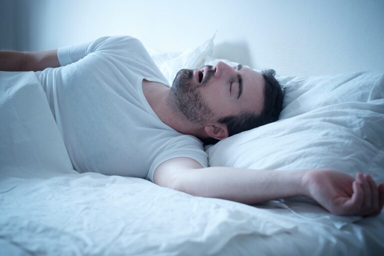 Apnea del sueño: causas, síntomas y tratamiento