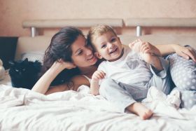 Educar a los padres para mejorar el sueño de los hijos