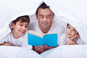 Cómo los padres con hijos pueden asegurarse el descanso