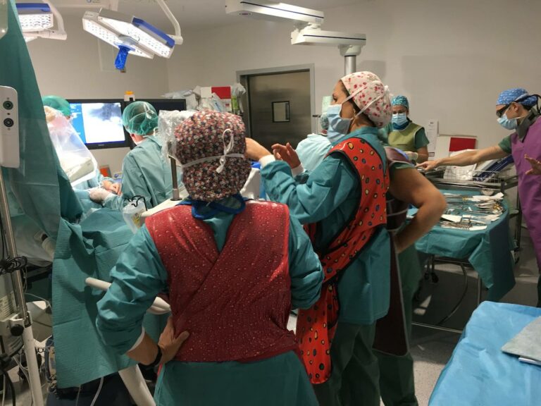El Hospital Virgen de las Nieves realiza más  de 10.500 intervenciones de cirugía de alta resolución que no requieren ingreso