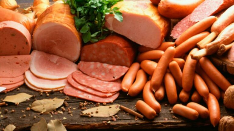 Comer carne procesada se asocia con un empeoramiento de la función física