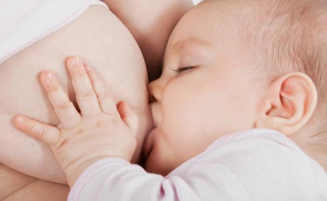 La leche materna contribuye a evitar la necesidad de una ortodoncia en el futuro