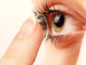 ¿Usas lentillas? Evita el COVID siguiendo estos consejos