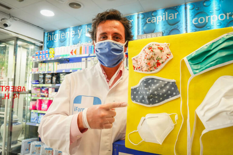 Los farmacéuticos andaluces piden a la población seguir extremando las precauciones