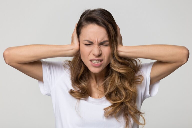 ¿Qué es la misofonía? Síntomas, causas y tratamiento