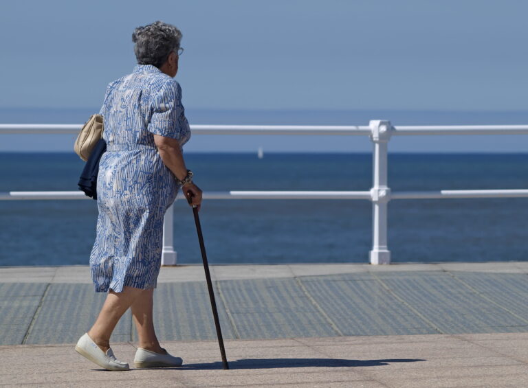 La esperanza de vida de las mujeres superará los 90 años en 2030 en algunos países desarrollados, entre ellos España