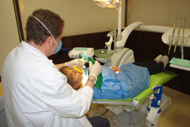 Relajación con óxido nitroso, disfruta de una mejor experiencia odontológica
