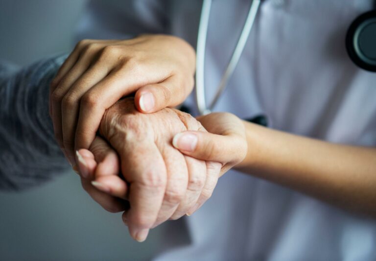 Recomendaciones para prevenir la deshidratación en ancianos