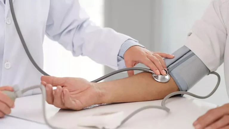 Estos son los hábitos y rutinas que debe tener en cuenta una persona con hipertensión arterial