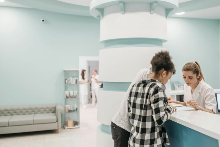 La importancia de contratar un seguro de salud