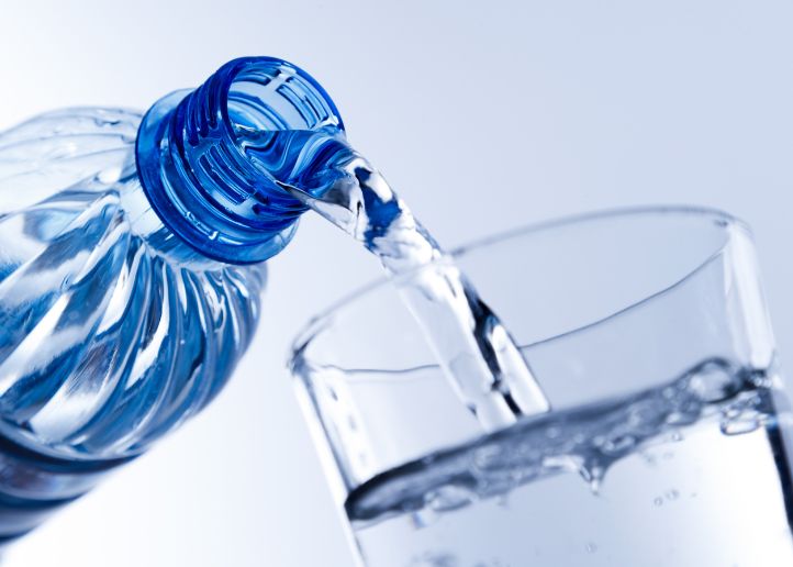 Cómo tomar agua de mar correctamente: Guía completa