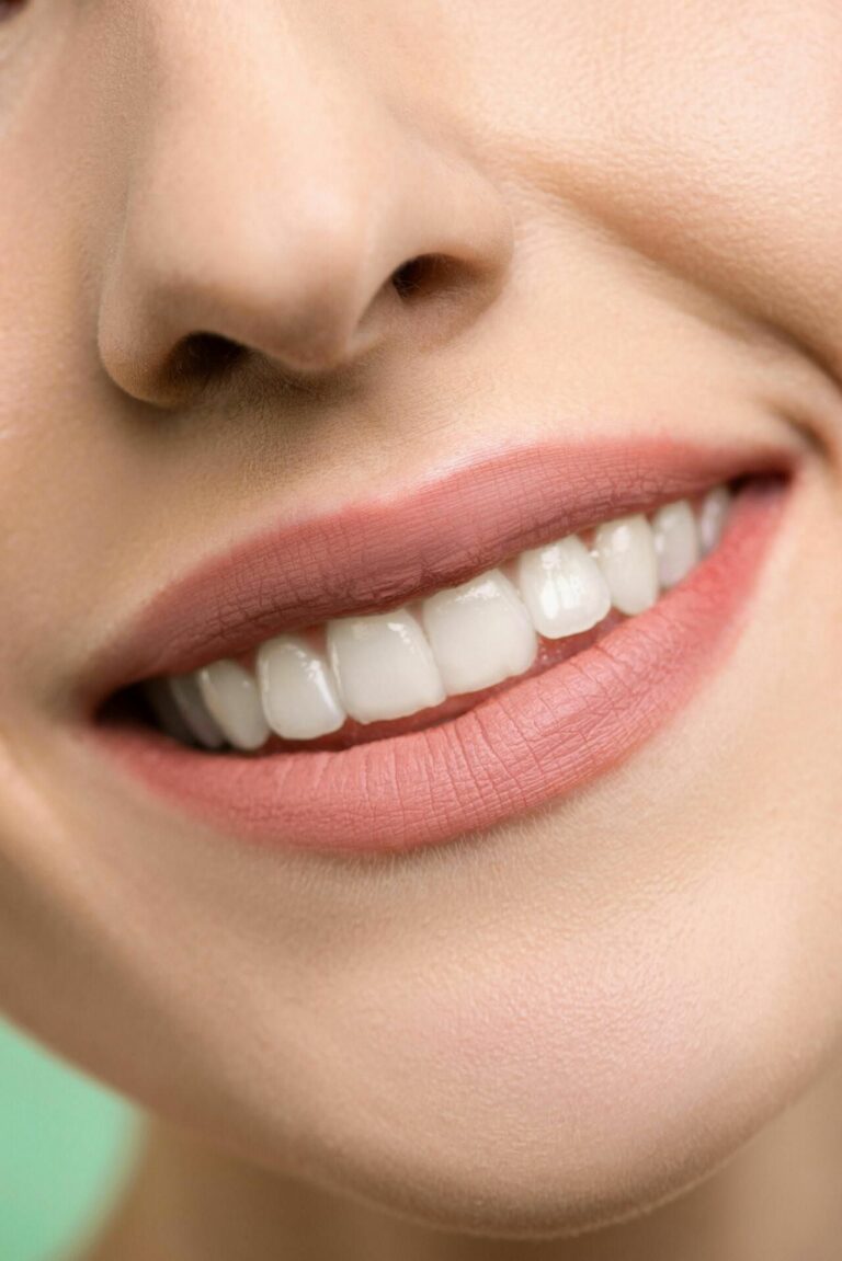 Encías sanas, dientes sanos: señales de alerta que no debes ignorar