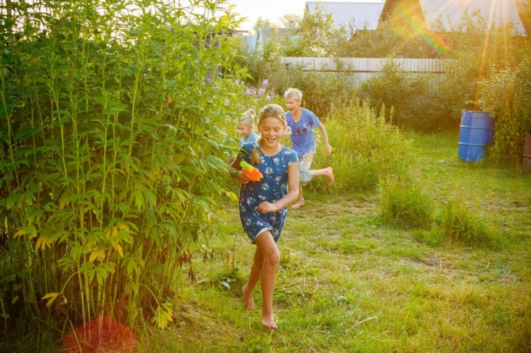Por qué tener jardín es un regalo para la salud física y mental de los niños