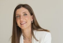 Esta especialista en cirugía plástica cuenta con el respaldo de organismos nacionales e internacionales y tiene clínica en Pamplona