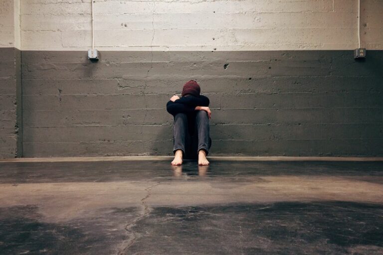 El acoso silencioso: cómo reconocer el bullying psicológico entre escolares